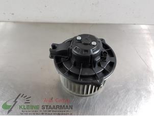 Used Heating and ventilation fan motor Toyota Corolla Verso (R10/11) 2.2 D-4D 16V Cat Clean Power Price on request offered by Kleine Staarman B.V. Autodemontage