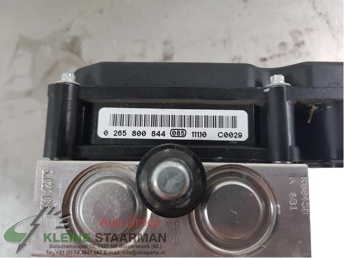 ABS pump from a Mitsubishi Colt (Z2/Z3) 1.1 12V 2013