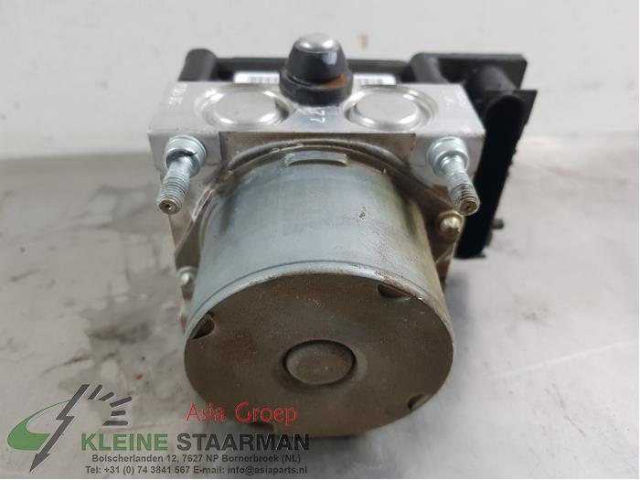ABS pump from a Mitsubishi Colt (Z2/Z3) 1.1 12V 2013