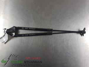 Used Set of tailgate gas struts Kia Rio III (UB) 1.2 CVVT 16V Price on request offered by Kleine Staarman B.V. Autodemontage