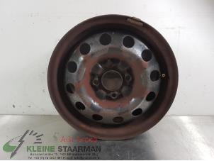 Used Wheel Kia Carens II (FJ) 2.0i CVVT 16V Price on request offered by Kleine Staarman B.V. Autodemontage