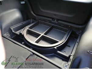 Gebrauchte Kofferraum Verkleidung rechts Kia Niro I (DE) 1.6 GDI Hybrid Preis auf Anfrage angeboten von Kleine Staarman B.V. Autodemontage