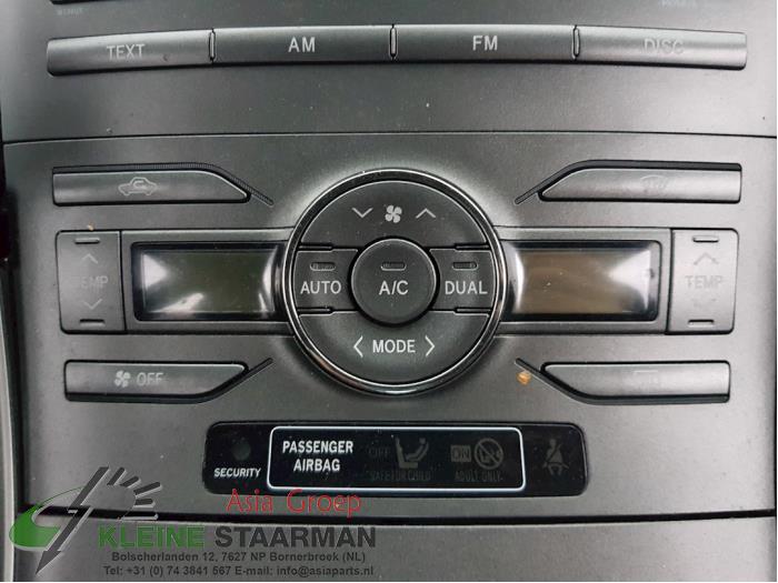 Panel de control de calefacción de un Toyota Auris (E15) 1.6 Dual VVT-i 16V 2008