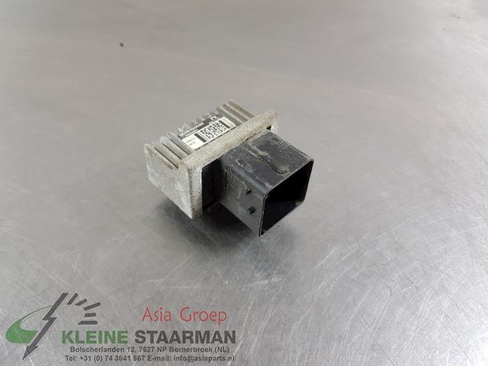 Glow plug relay Nissan Navara 2.5 dCi 16V 4x4 9640469680