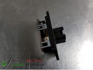 Used Heater resistor Daihatsu Terios (J2) 1.5 16V DVVT 4x4 Euro 4 Price on request offered by Kleine Staarman B.V. Autodemontage