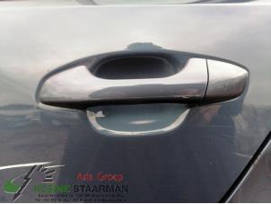 Used Rear door handle 4-door, left Kia Rio IV (YB) 1.2 MPI 16V Price on request offered by Kleine Staarman B.V. Autodemontage