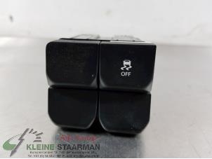 Gebrauchte ESP Schalter Kia Rio III (UB) 1.2 CVVT 16V Preis auf Anfrage angeboten von Kleine Staarman B.V. Autodemontage