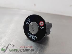 Used Airbag switch Kia Rio III (UB) 1.2 CVVT 16V Price on request offered by Kleine Staarman B.V. Autodemontage