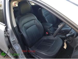 Used Set of upholstery (complete) Kia Sportage (SL) 2.0 CVVT 16V 4x4 Price on request offered by Kleine Staarman B.V. Autodemontage