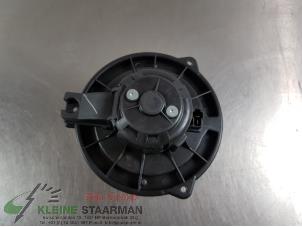 Used Heating and ventilation fan motor Toyota Corolla Verso (R10/11) 1.6 16V VVT-i Price on request offered by Kleine Staarman B.V. Autodemontage