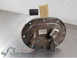 Used Electric fuel pump Kia Sportage (JE) 2.0 CVVT 16V 4x2 Price on request offered by Kleine Staarman B.V. Autodemontage