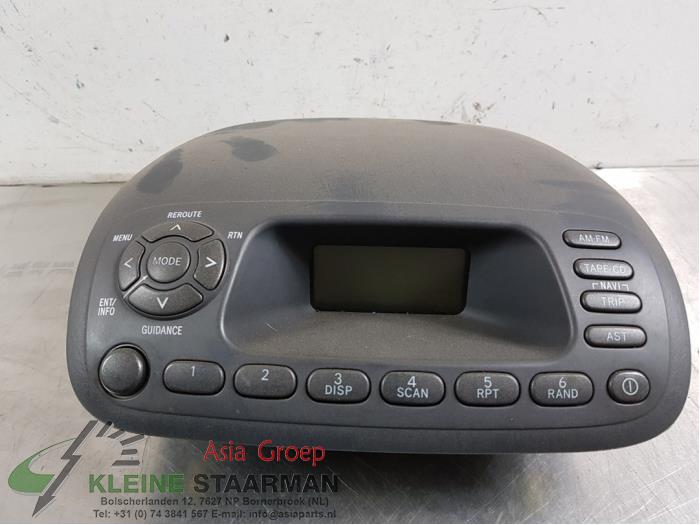 Radio from a Toyota Corolla (EB/WZ/CD) 1.4 16V VVT-i 2000