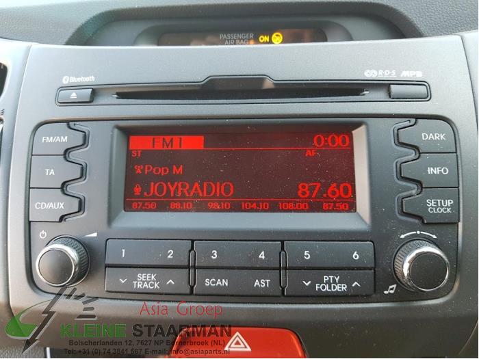 Radioodtwarzacz CD z Kia Sportage (SL) 2.0 CVVT 16V 4x4 2011