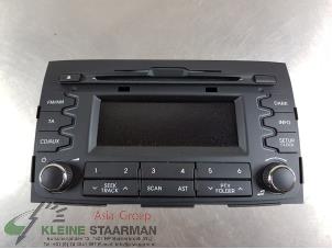 Used Radio CD player Kia Sportage (SL) 2.0 CVVT 16V 4x4 Price on request offered by Kleine Staarman B.V. Autodemontage