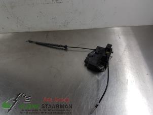 Used Rear door mechanism 4-door, right Kia Venga 1.6 CVVT 16V Price on request offered by Kleine Staarman B.V. Autodemontage