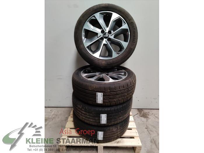 Set of wheels from a Kia Stonic (YB) 1.0i T-GDi 12V 2018
