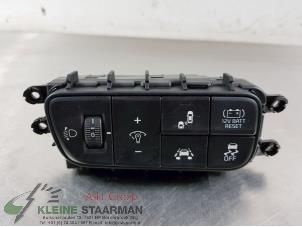 Used Switch (miscellaneous) Kia Niro I (DE) 1.6 GDI Hybrid Price on request offered by Kleine Staarman B.V. Autodemontage