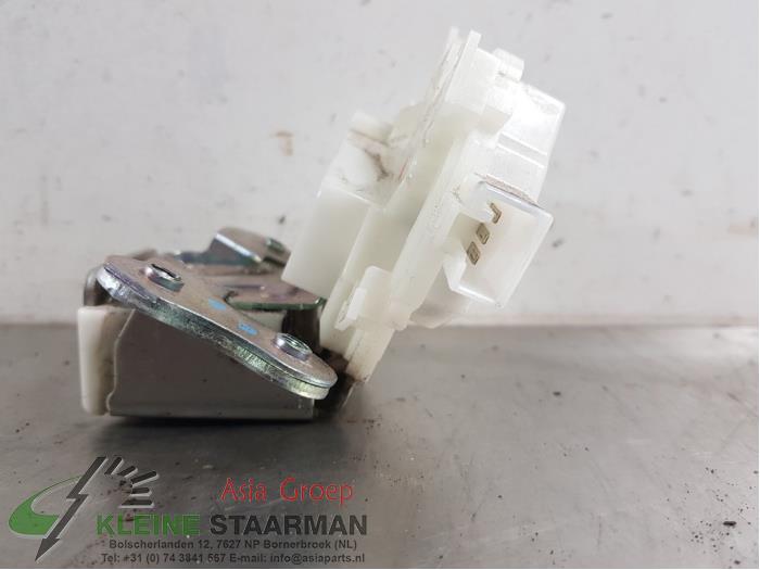 Tailgate lock mechanism from a Mitsubishi Outlander (GF/GG) 2.0 16V PHEV 4x4 2014