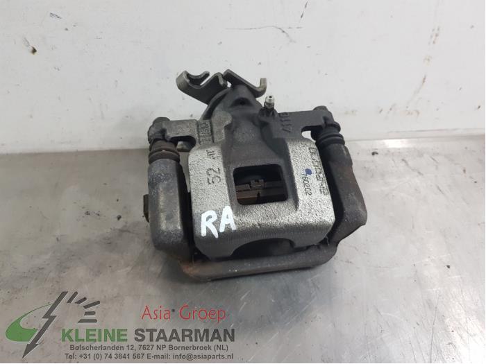 Rear brake calliper, right from a Mitsubishi Outlander (GF/GG) 2.0 16V PHEV 4x4 2014