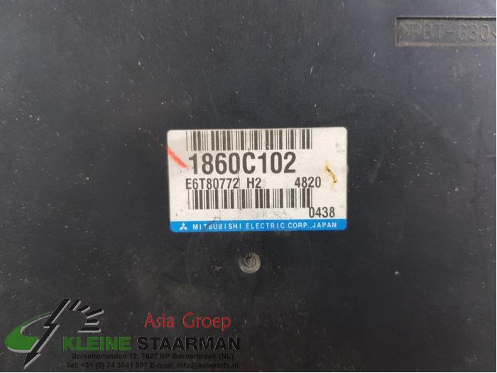 Ignition lock + computer from a Mitsubishi Outlander (GF/GG) 2.0 16V PHEV 4x4 2014