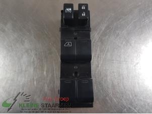 Used Electric window switch Nissan Note (E12) 1.2 68 Price on request offered by Kleine Staarman B.V. Autodemontage