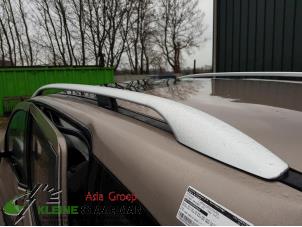 Used Roof rail, left Nissan Qashqai (J10) 1.6 16V Price on request offered by Kleine Staarman B.V. Autodemontage