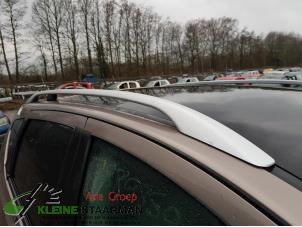 Used Roof rail, right Nissan Qashqai (J10) 1.6 16V Price on request offered by Kleine Staarman B.V. Autodemontage