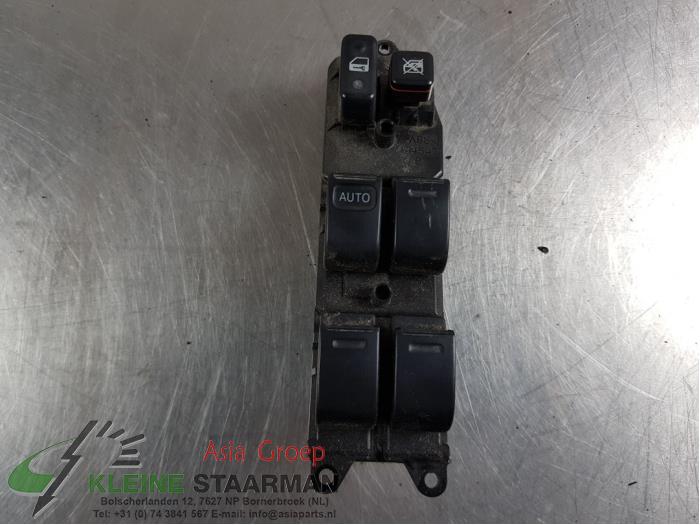 Electric window switch from a Toyota Prius (NHW20) 1.5 16V 2005