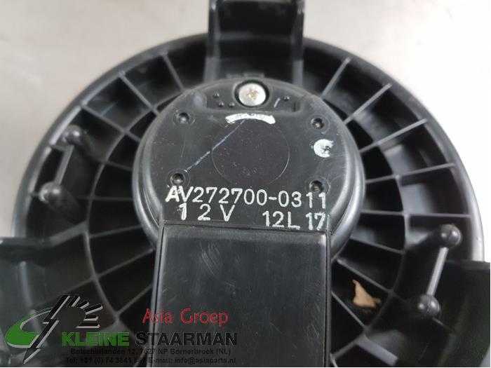 Heating and ventilation fan motor from a Suzuki SX4 (EY/GY) 1.6 16V 4x4 2010