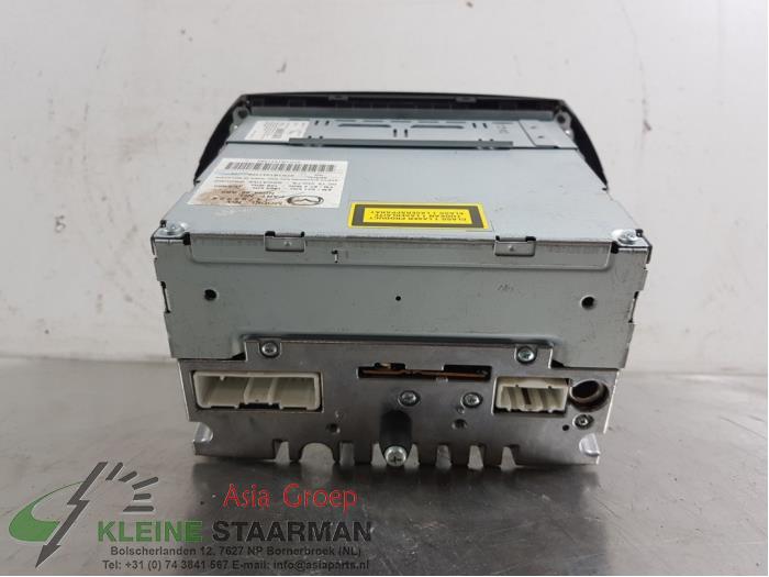 Radio CD player from a Mazda MX-5 (NC18/1A) 2.0i 16V 2007