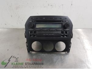 Usados Reproductor de CD y radio Mazda MX-5 (NC18/1A) 2.0i 16V Precio de solicitud ofrecido por Kleine Staarman B.V. Autodemontage
