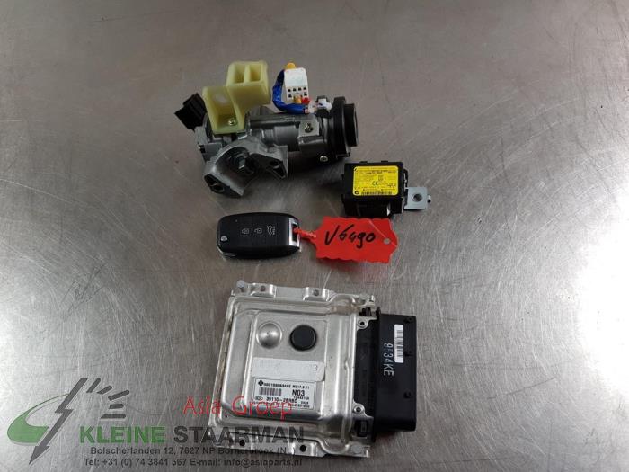 Ignition lock + computer Kia Cee'd 1.4i 16V - M143400136 G4FA