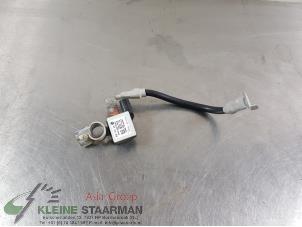 Used Battery pole Kia Rio IV (YB) 1.2 MPI 16V Price on request offered by Kleine Staarman B.V. Autodemontage
