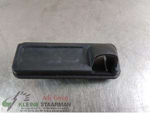 Gebrauchte Schalter Heckklappe Kia Stonic (YB) 1.0i T-GDi 12V Preis auf Anfrage angeboten von Kleine Staarman B.V. Autodemontage