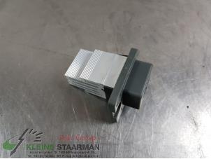 Used Heater resistor Kia Stonic (YB) 1.0i T-GDi 12V Price on request offered by Kleine Staarman B.V. Autodemontage