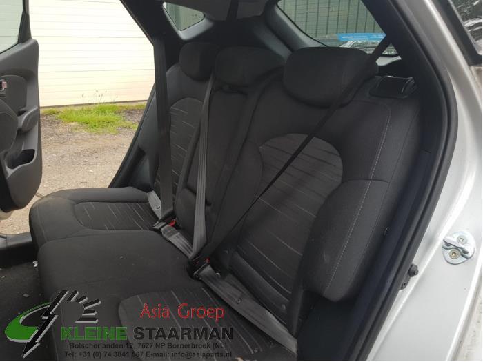 Rear seatbelt, left from a Hyundai iX35 (LM) 1.6 GDI 16V 2015