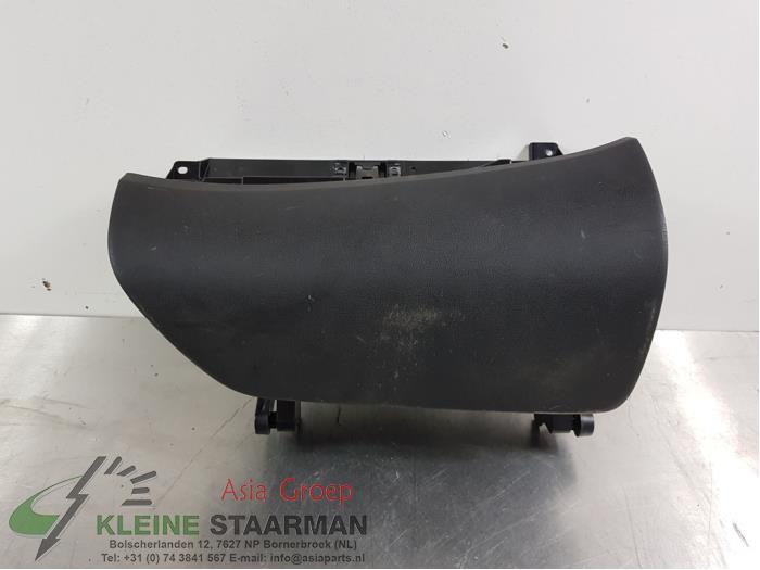 Glovebox from a Nissan Note (E12) 1.2 68 2013