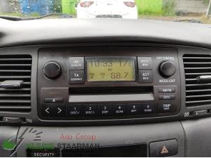 Gebrauchte Radio CD Spieler Toyota Corolla (E12) 1.4 16V VVT-i Preis auf Anfrage angeboten von Kleine Staarman B.V. Autodemontage