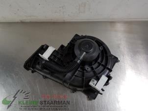 Usados Motor de ventilador de calefactor Nissan Primera (P12) 2.0 16V Precio € 42,50 Norma de margen ofrecido por Kleine Staarman B.V. Autodemontage
