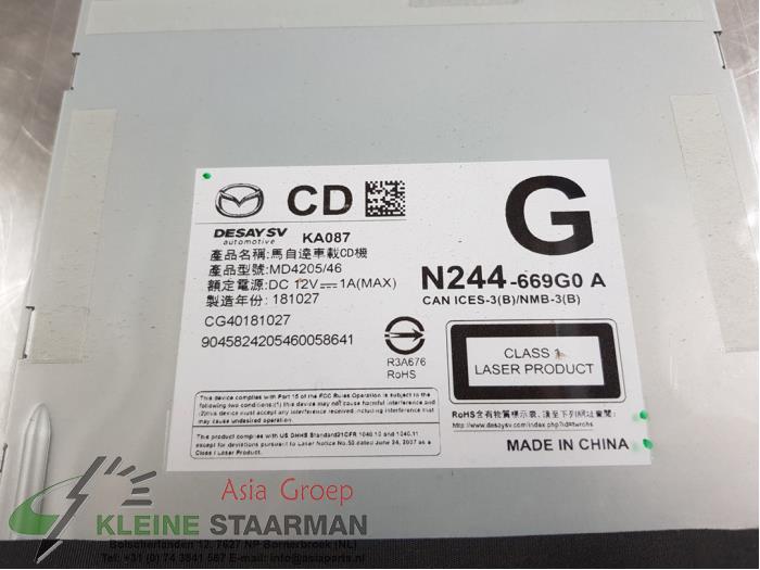 Reproductor de CD de un Mazda MX-5 (ND) 2.0 SkyActiv G-184 16V 2019