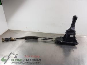 Usados Cable de cambio de caja de cambios Nissan Micra (K12) 1.2 16V Precio de solicitud ofrecido por Kleine Staarman B.V. Autodemontage