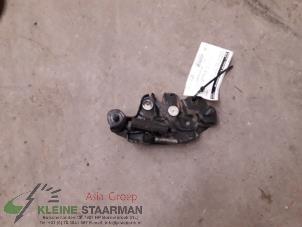 Used Bonnet lock mechanism Nissan Qashqai (J11) 1.2 DIG-T 16V Price on request offered by Kleine Staarman B.V. Autodemontage
