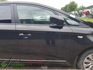 Used Front door 4-door, right Kia Carens IV (RP) 1.6 GDI 16V Price on request offered by Kleine Staarman B.V. Autodemontage