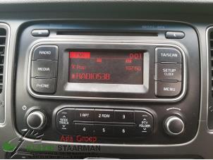 Used Radio CD player Kia Carens IV (RP) 1.6 GDI 16V Price on request offered by Kleine Staarman B.V. Autodemontage