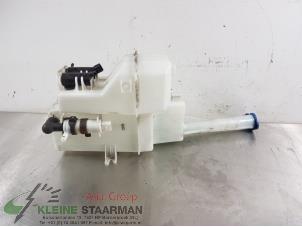 Used Front windscreen washer reservoir Hyundai iX35 (LM) 2.0 CRDi 16V 4x4 Price on request offered by Kleine Staarman B.V. Autodemontage