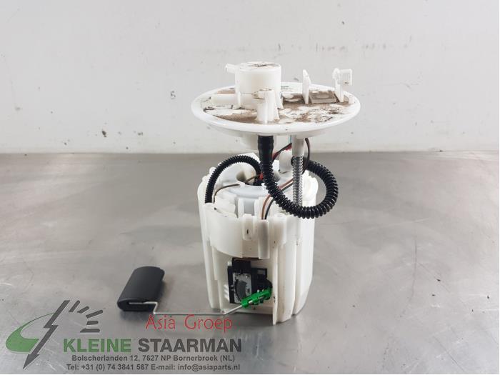Benzinpumpe van een Kia Stonic (YB) 1.0i T-GDi 12V 2019