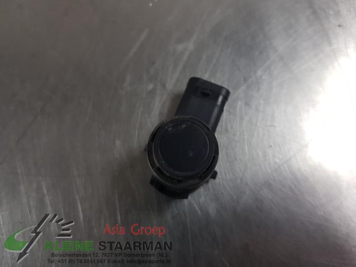 Parkeringssensor från en Toyota C-HR (X1,X5) 1.8 16V Hybrid 2017