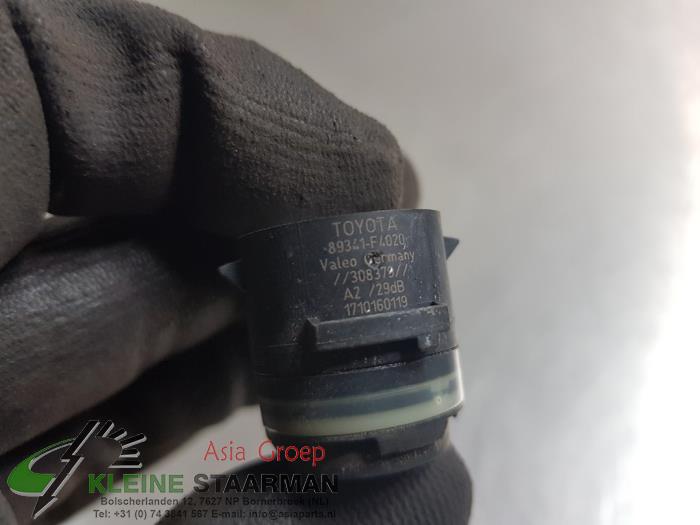 Parkeringssensor från en Toyota C-HR (X1,X5) 1.8 16V Hybrid 2017