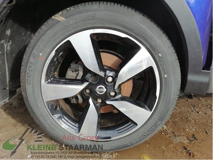 Set of wheels + tyres from a Nissan Qashqai (J11) 1.2 DIG-T 16V 2017
