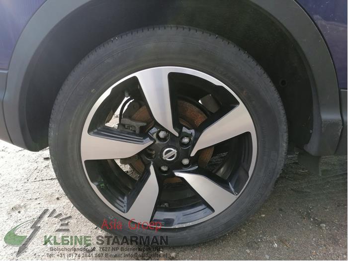 Felgen Set + Reifen van een Nissan Qashqai (J11) 1.2 DIG-T 16V 2017